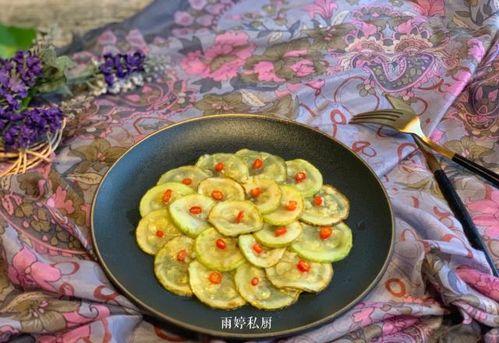 吃小瓜的美食视频,探寻人间烟火味，解锁地道美食秘籍